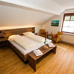 Zwei Linden - Links Der Elbe - Niedersachsen 3*