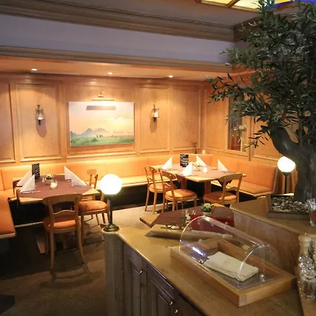 Zwei Linden - Links Der Elbe - Niedersachsen באליה